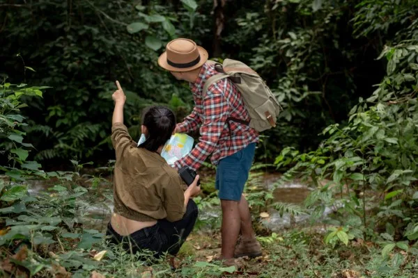 4x4 tour; Vahiculos todo terreno acomodados uno detras de otro